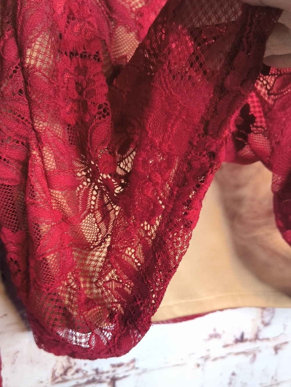 Keyhole Red Lace Long-Sleeve Women's Top Torrid Size 1 14-16 - Picture 4 of 10